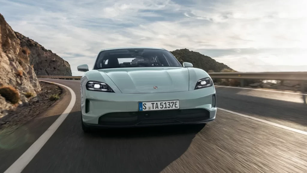 Porsche Taycan Kaç Saatte Şarj Olur?