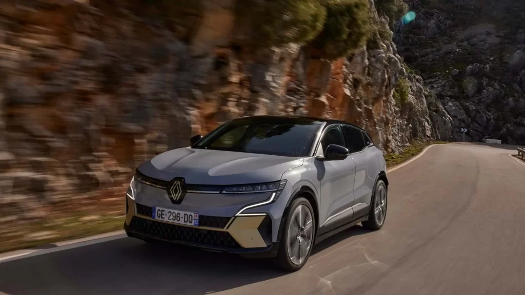 Renault Megane E-Tech Kaç Saatte Şarj Olur?